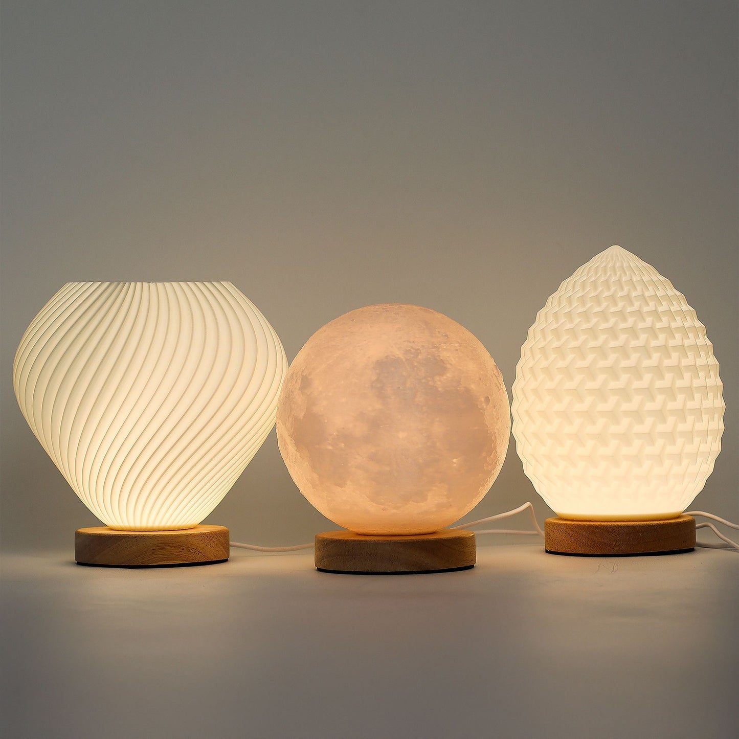 New Wave Moon – USB-Tischleuchte mit 3-stufiger Helligkeitssteuerung