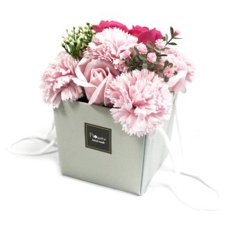 Luxus Seifenblumen Bouquet in Rosa & Nelke – Handgefertigte Badeblüten