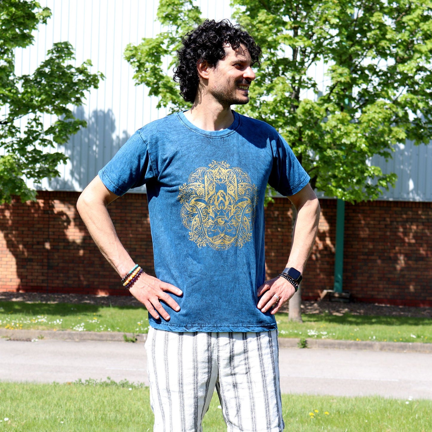 Hamsa Schutzhand T-Shirt in Steinwäsche - Blau