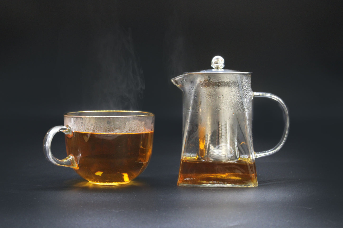 Glas-Teekanne 'Turm' mit Edelstahlsieb - 750 ml für volles Aroma