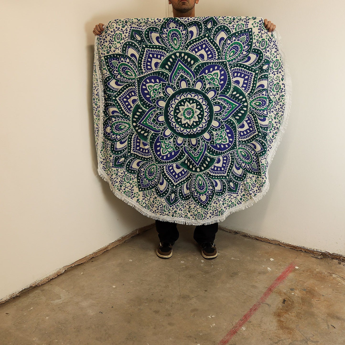 Großes Mandala Rundbild in Türkis und Blau – Handwerkliche Baumwollkunst (130 cm)