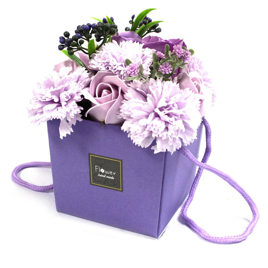 Handgefertigtes Seifenblumen-Bouquet – Duftkomposition Lavendel, Rose & Nelke