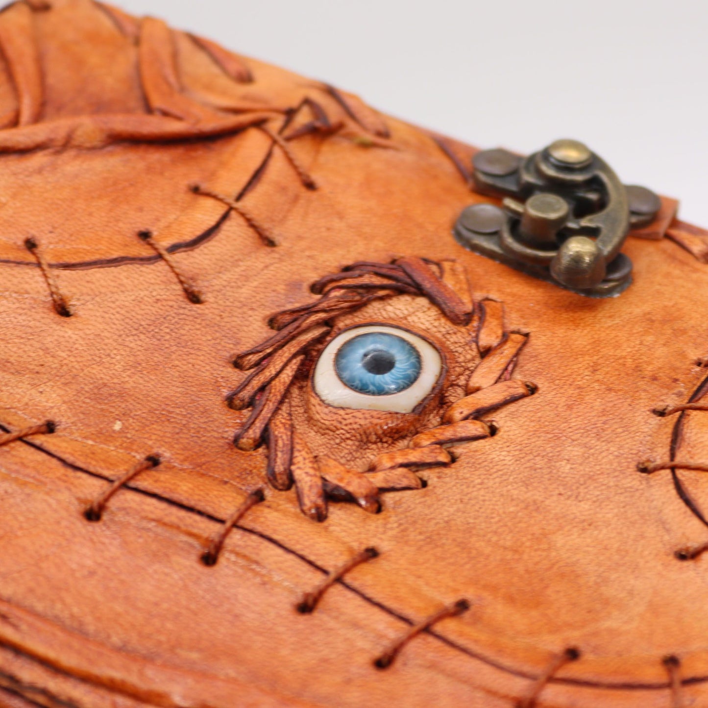 Ledernotizbuch 'Böses Auge' | Handgefertigt | 160 Seiten mit Deckle Edges