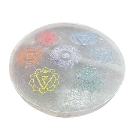 Handgeschnitzte Selenit-Ladeplatte mit Chakra-Symbolik – 10 cm