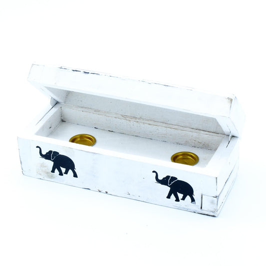 Handgeschnitzte Räucherbox aus Mangoholz mit weißer Patina - 15 cm