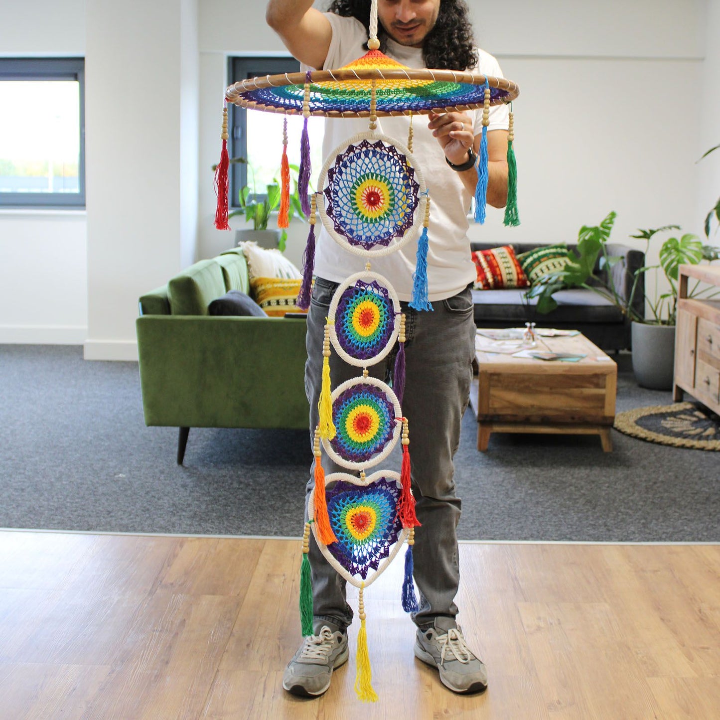 Großer Traumfänger in Regenbogenfarben - 140 cm Handarbeit aus Bali