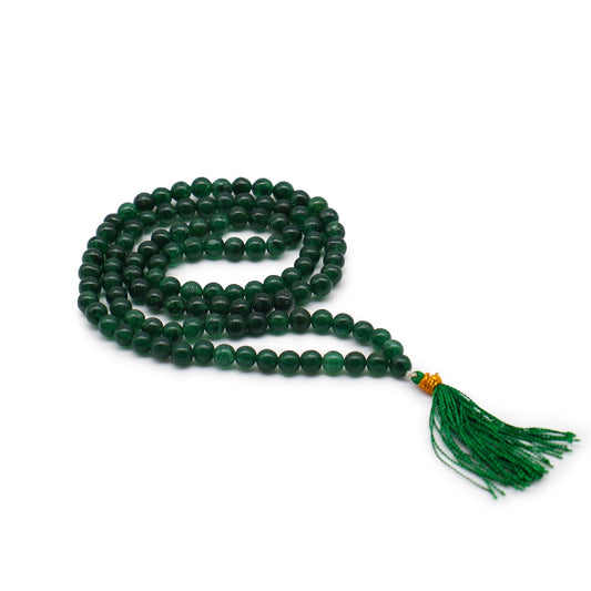 Handgefertigte Mala aus 108 natürlichen Jade-Perlen – Für Meditation & innere Balance