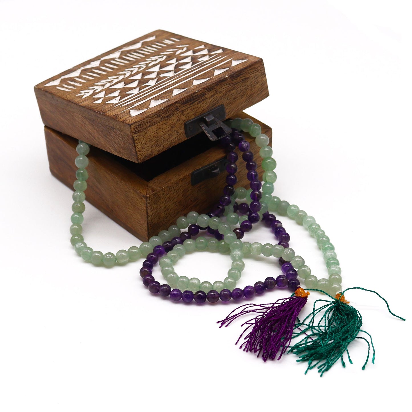 Handgefertigte Amethyst-Mala mit 108 Perlen – Meditationskette & spiritueller Begleiter