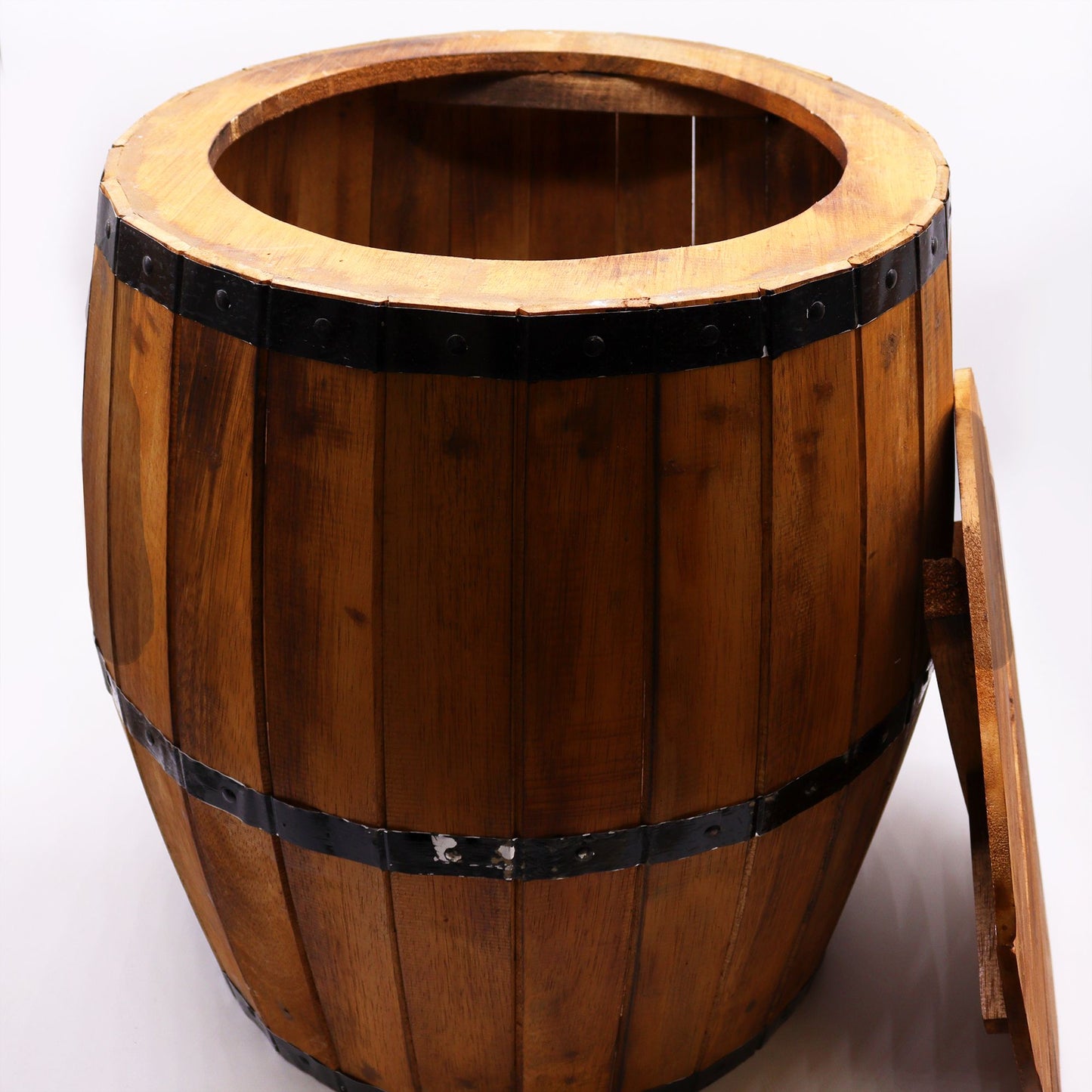 Couchtisch aus Bierfass-Holz mit Staufach - Naturbelassenes Albasia