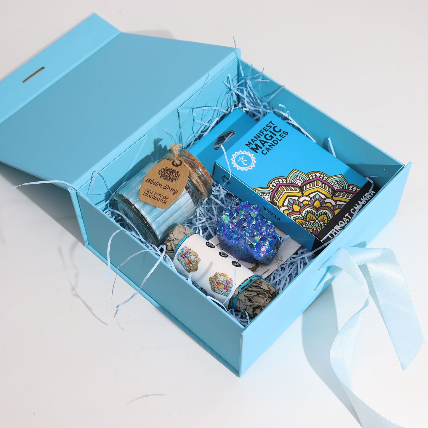 Faltbare Geschenkbox mit Schleife in zartem Babyblau
