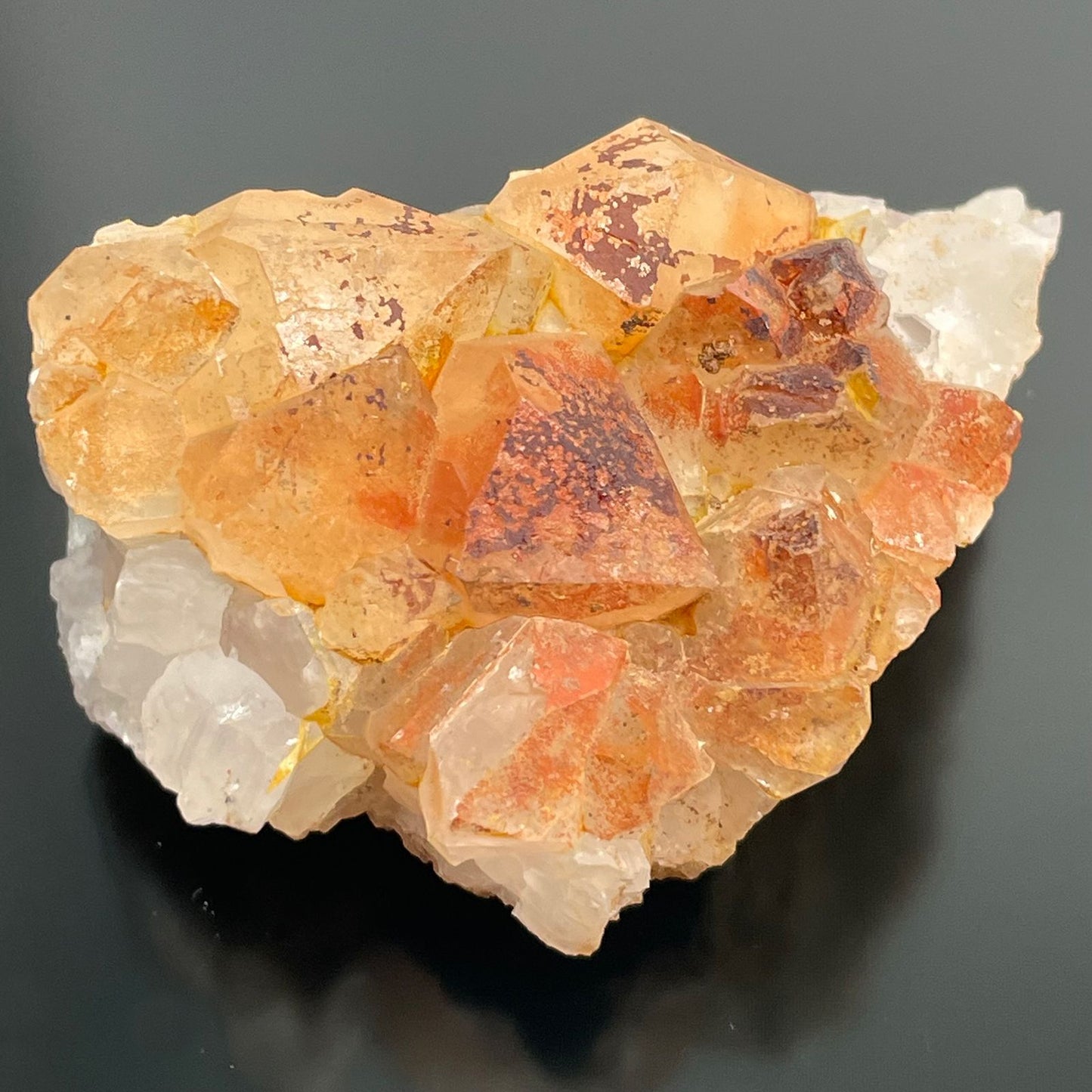 Sammlerbox mit 24 einzigartigen Mineralien – Naturschätze der Erde