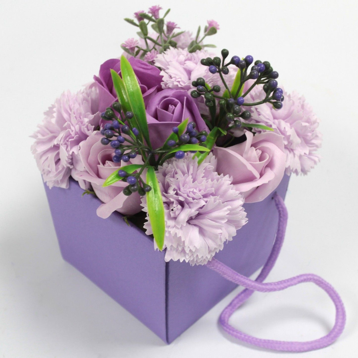 Handgefertigtes Seifenblumen-Bouquet – Duftkomposition Lavendel, Rose & Nelke