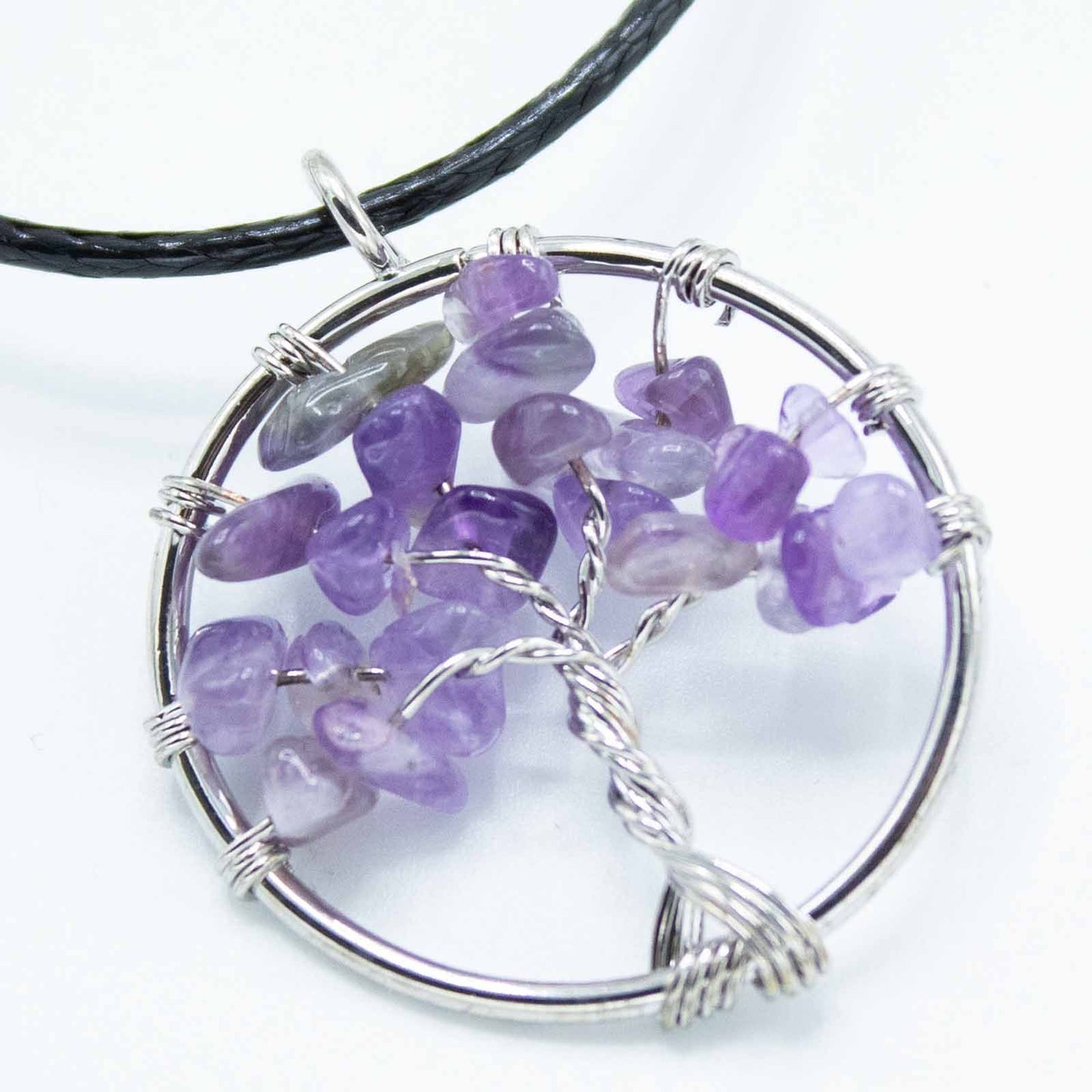Lebensbaum-Anhänger aus Amethyst – Handgefertigt mit Lederband
