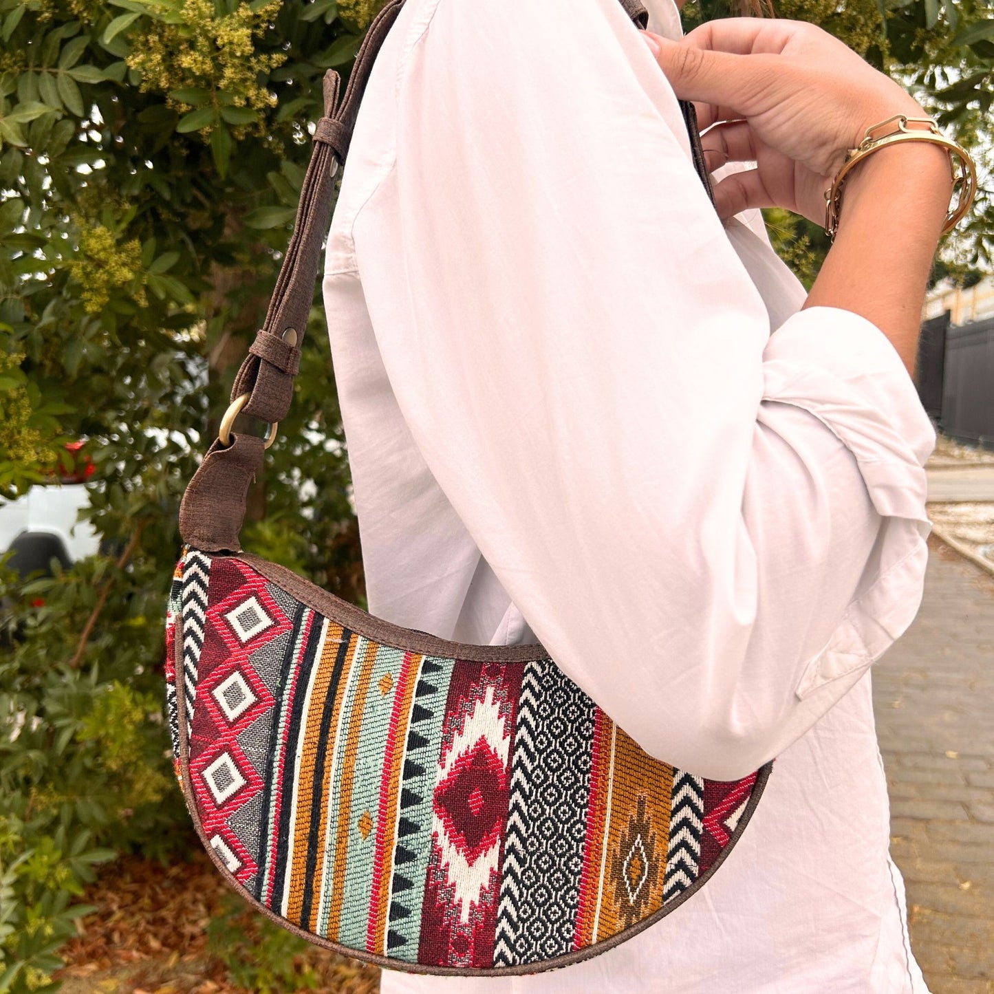 Hobotasche aus Baumwoll-Jacquard in warmen Brauntönen