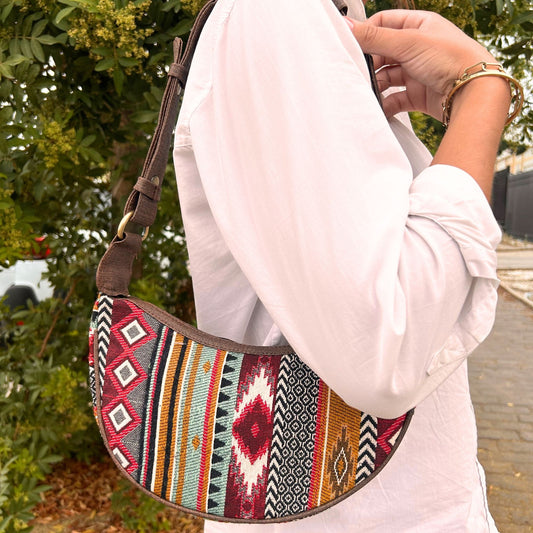 Hobotasche aus Baumwoll-Jacquard in warmen Brauntönen
