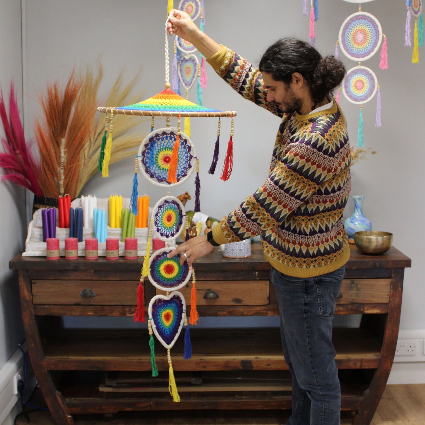 Großer Traumfänger in Regenbogenfarben - 140 cm Handarbeit aus Bali