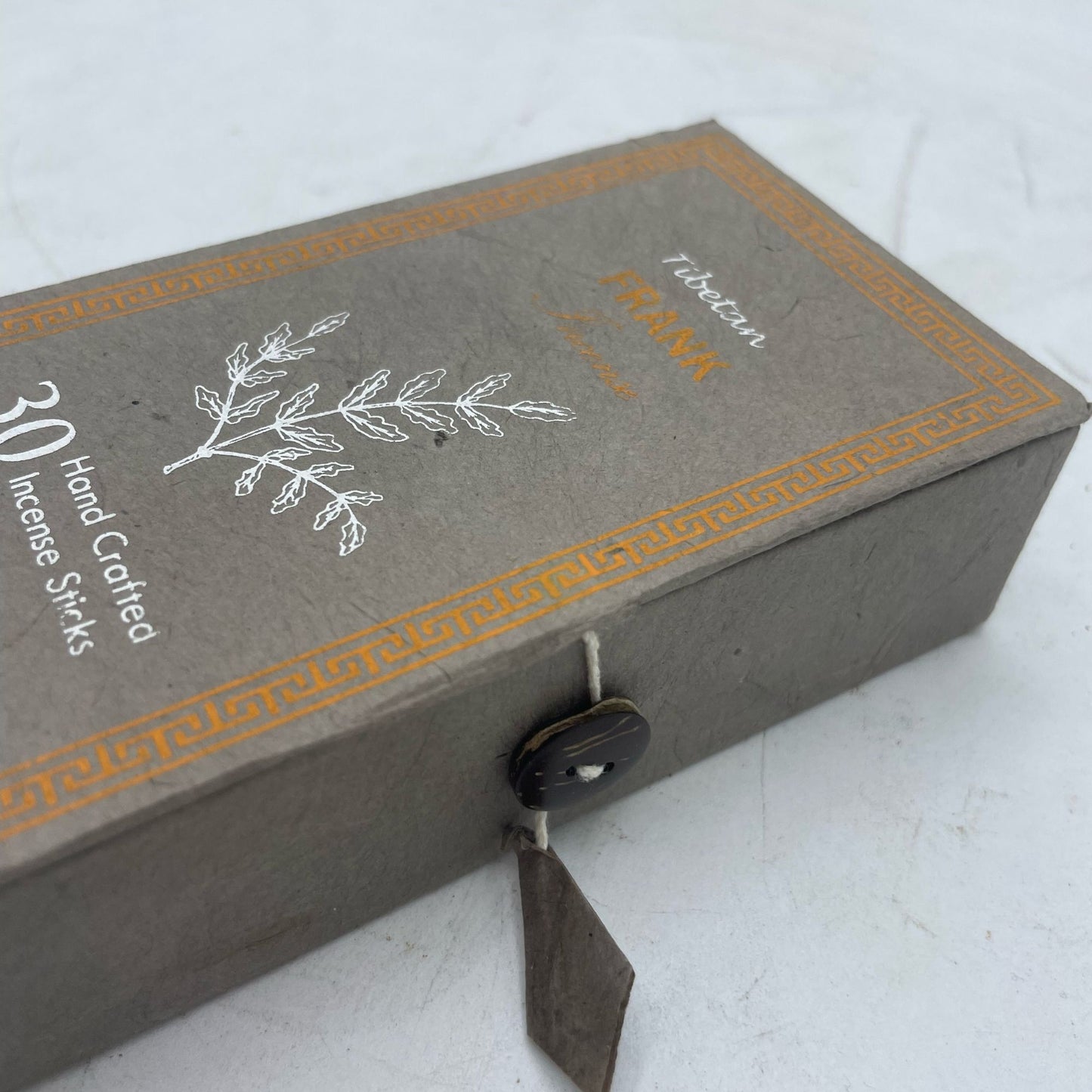 Himalaya Sughandit Dhoop Geschenkset - 30 Weihrauch Räucherstäbchen mit Messinghalter