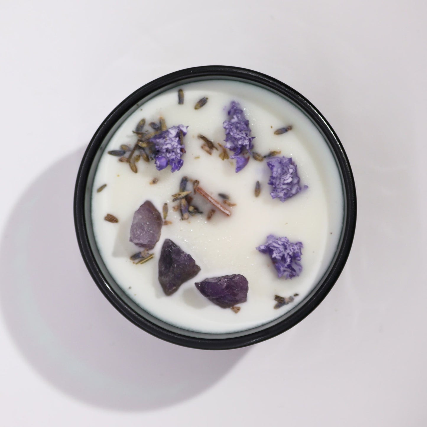Kristall-Kerze 'The Moon' – Amethyst & Lavendel für innere Ruhe