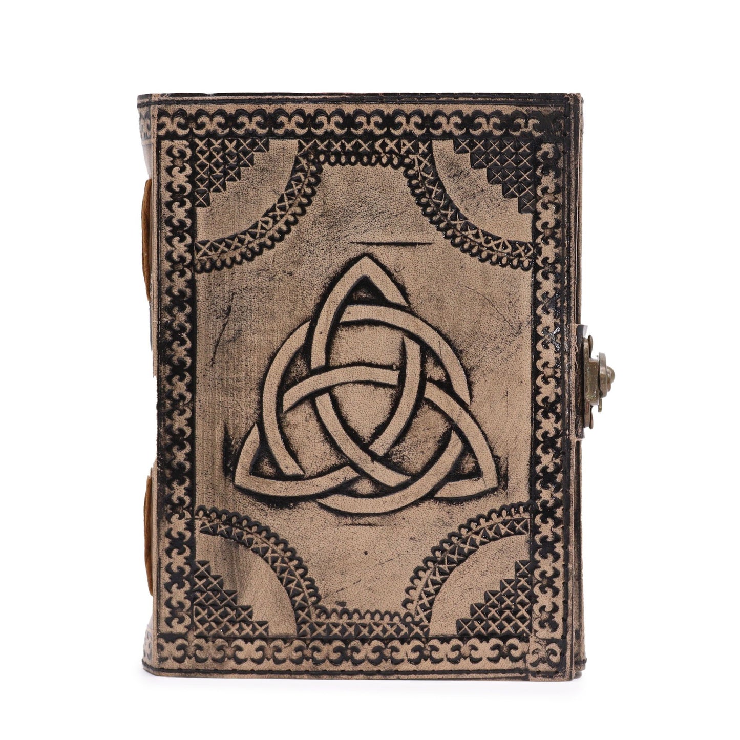 Mystisches Notizbuch mit Triquetra – Handgeprägt in Rot-Beige