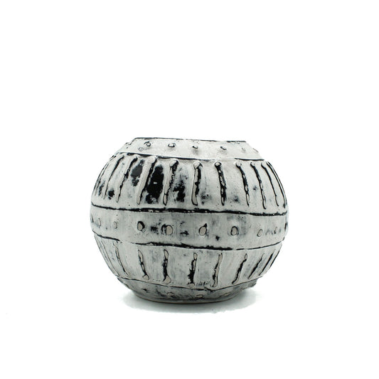 Keramikvase in Blasenform - Handgefertigt aus Terrakotta in Creme, 10 cm