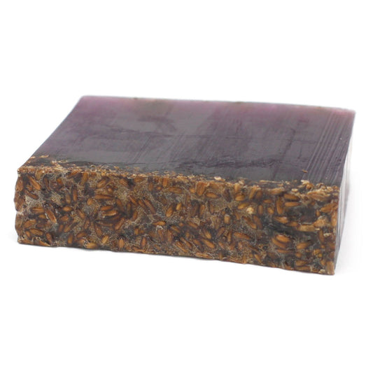 Naturseife mit Lavendelblüten – Handgefertigt für Ruhe & Entspannung (100g)