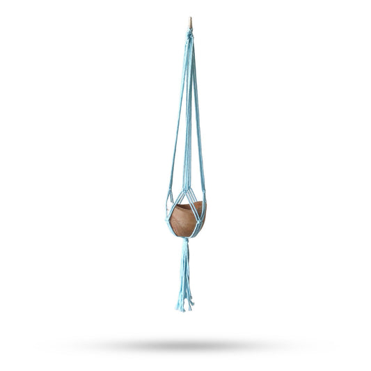 Makramee-Pflanzenhänger mit Holzring in Powder Blue