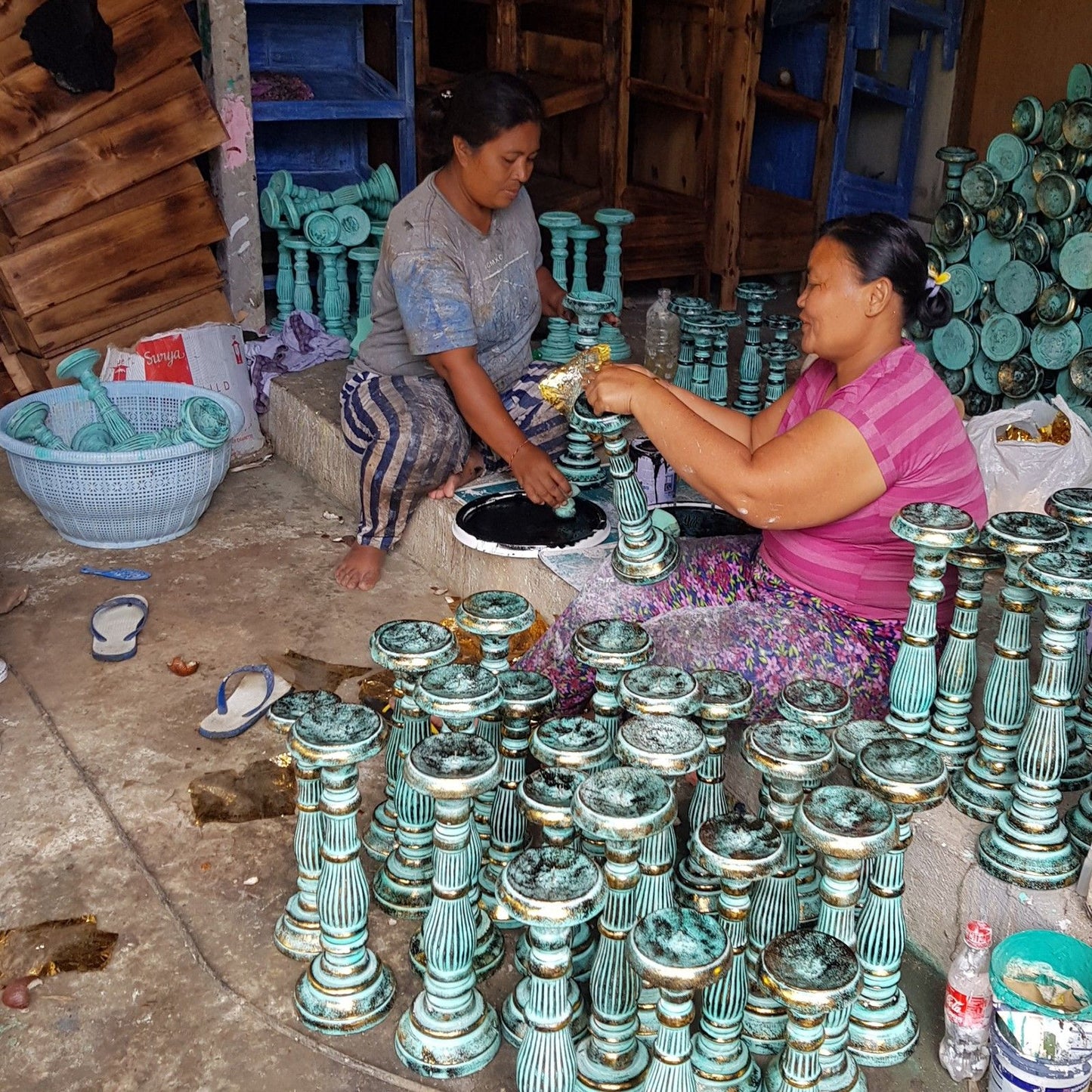 Vintage Kerzenständer Türkisgold – Handgeschnitzt aus Albesia-Holz