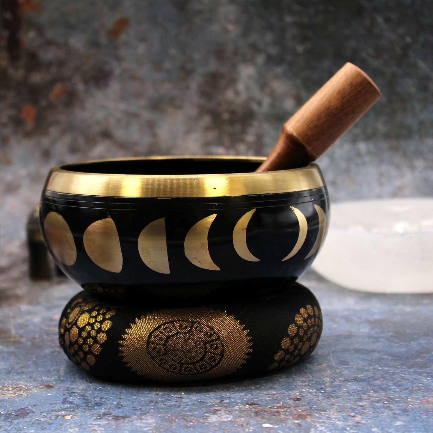 Klangschalen-Set 'Mondphasen' in Schwarz - 14 cm mit Holzauflage