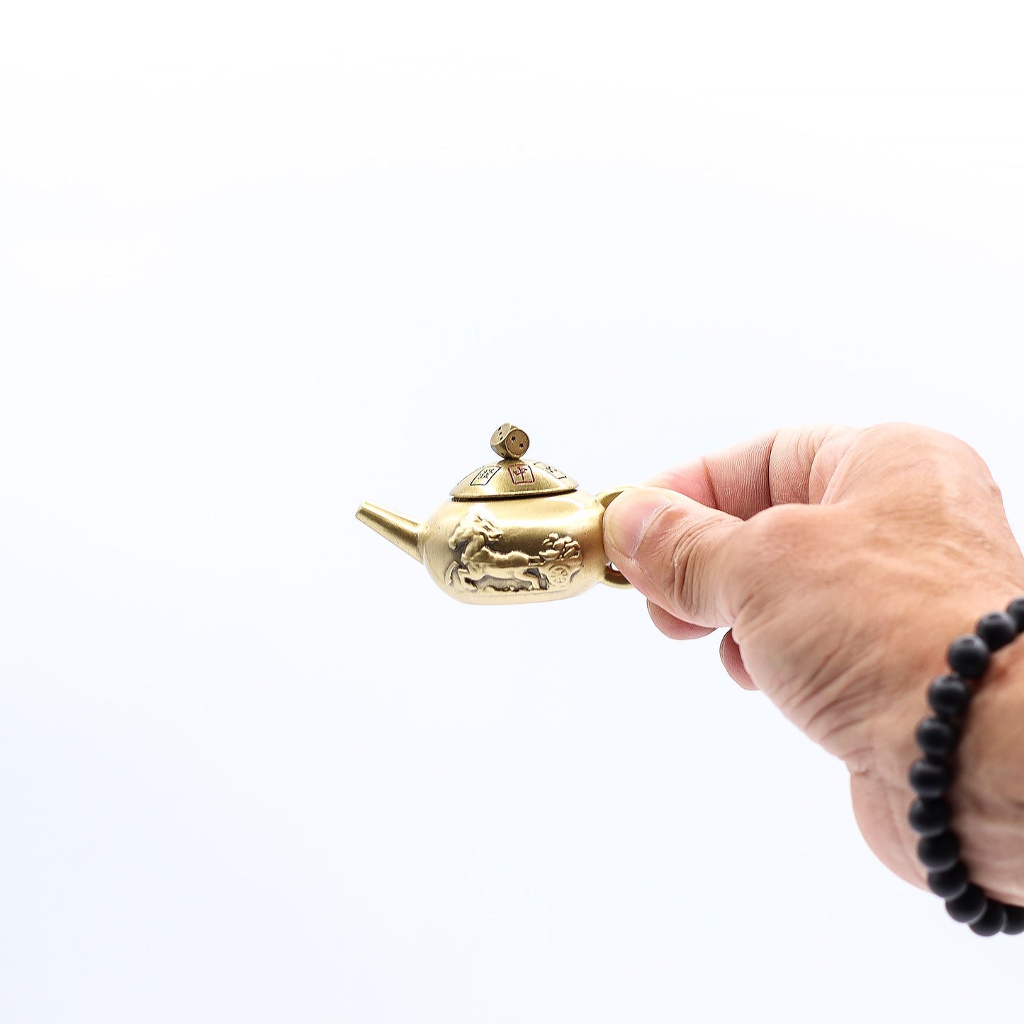 Feng Shui Glücks-Teekanne mit Würfel-Dreh – Messing-Talisman & Entscheidungshelfer