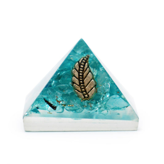 Handgefertigte Mini-Orgonit-Pyramide mit Edelsteinchips & Kupfer – 2,5 cm