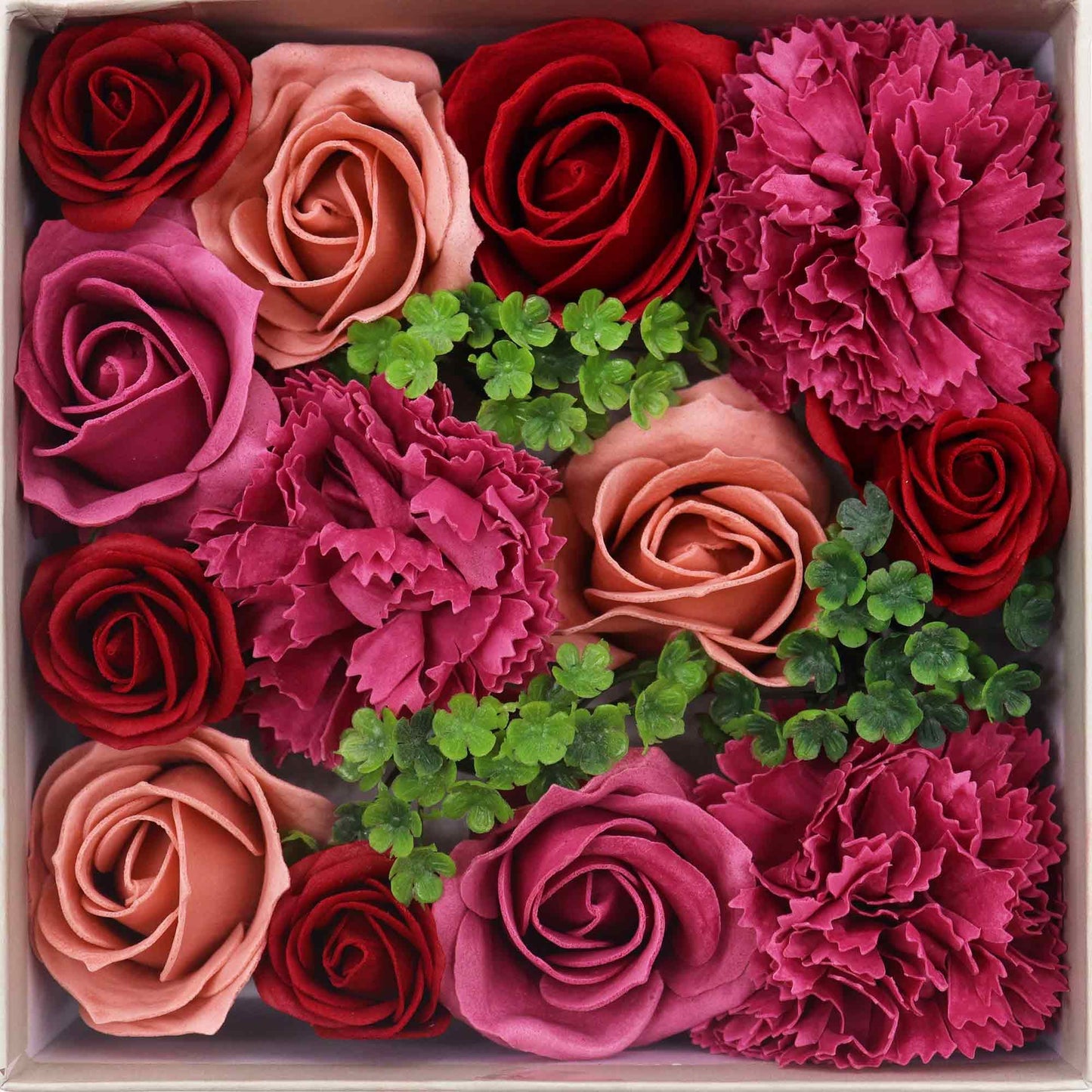 Quadrater Seifenblumen-Strauß 'Vintage-Rosen' in Geschenkbox