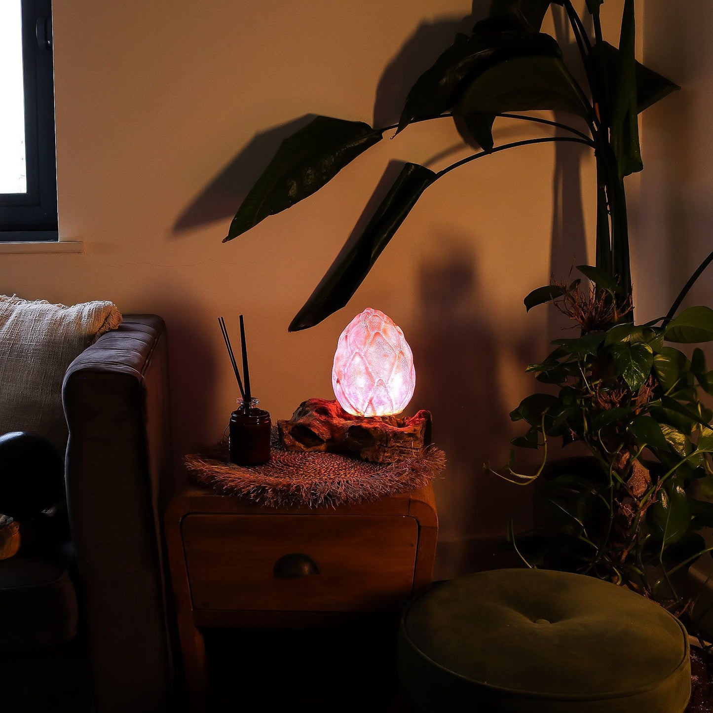 Lila Lotosblume Lampe aus Craquelé-Glas mit Treibholzfuß