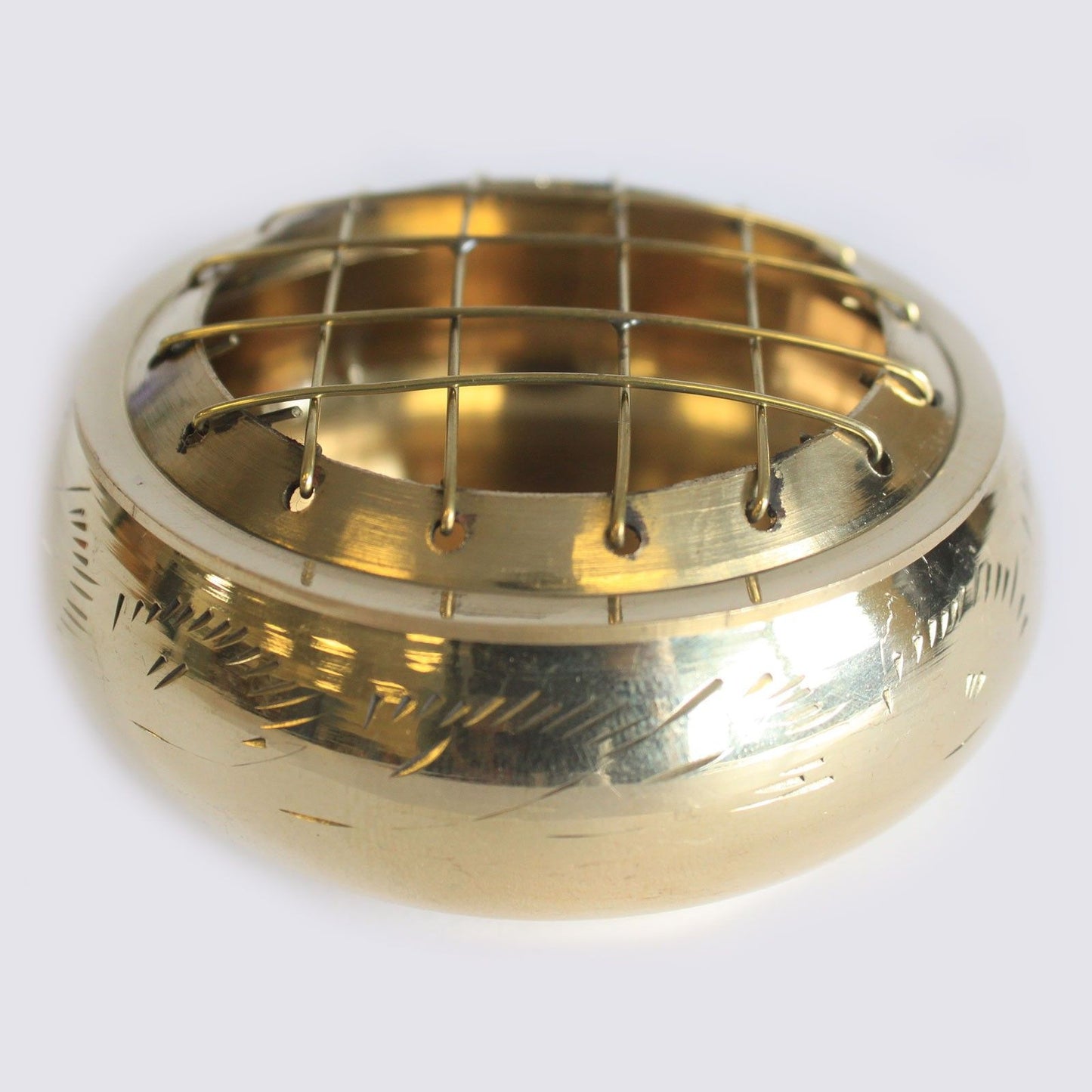 Traditionelles Räuchergefäß aus Messing mit Siebdeckel – Für Räucherkohle & Harze