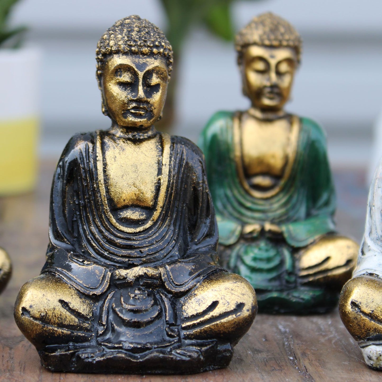 Handbemalte Mini-Buddha Figuren aus Bali - 6er Set in Gold