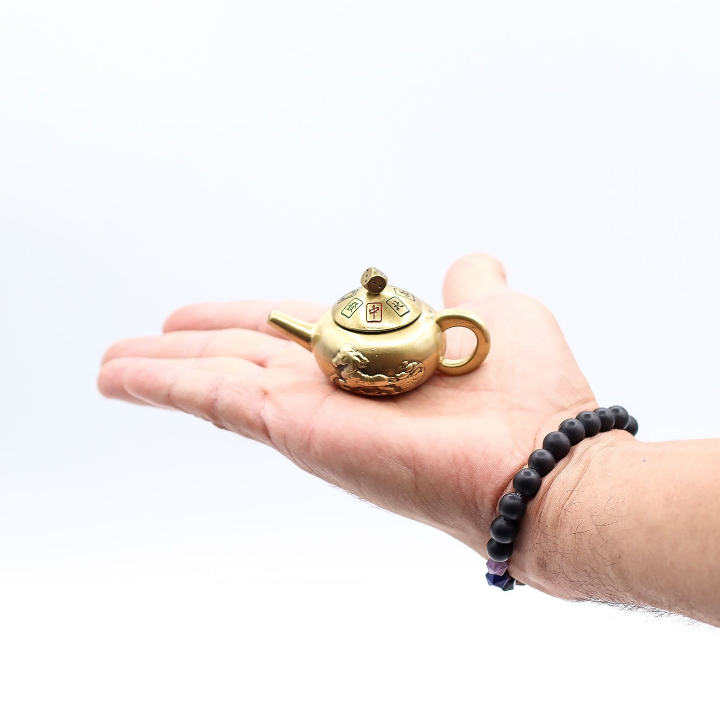 Feng Shui Glücks-Teekanne mit Würfel-Dreh – Messing-Talisman & Entscheidungshelfer