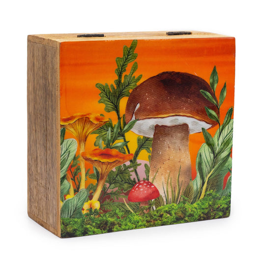 Emaillierte Mangoholz-Box 'Träumerischer Pilzwald' - 15 x 17,5 x 8 cm