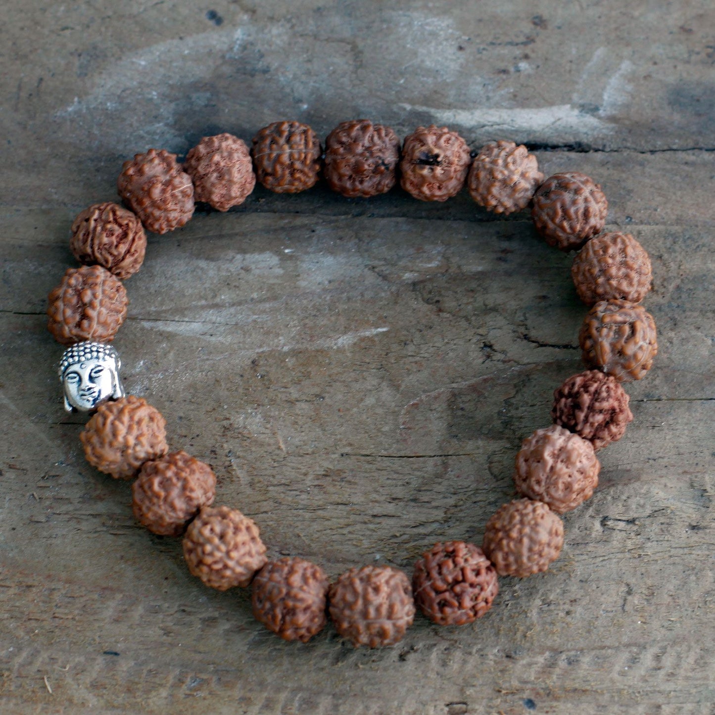 Buddha Mala Armband aus braunen Rudraksha-Perlen (108) – Handgefertigt