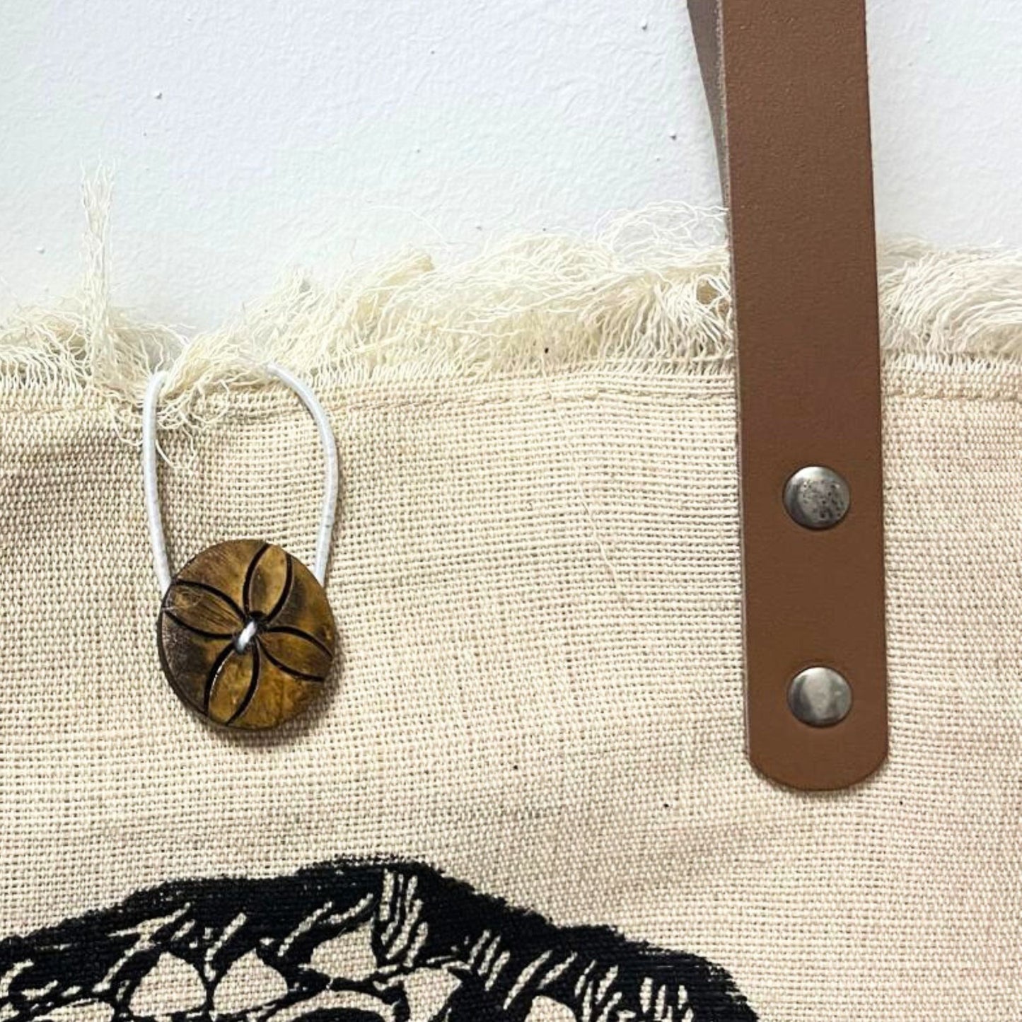 Natural Tote Bag – Baumwolltasche mit Lederhenkeln und Blume-des-Lebens-Motiv