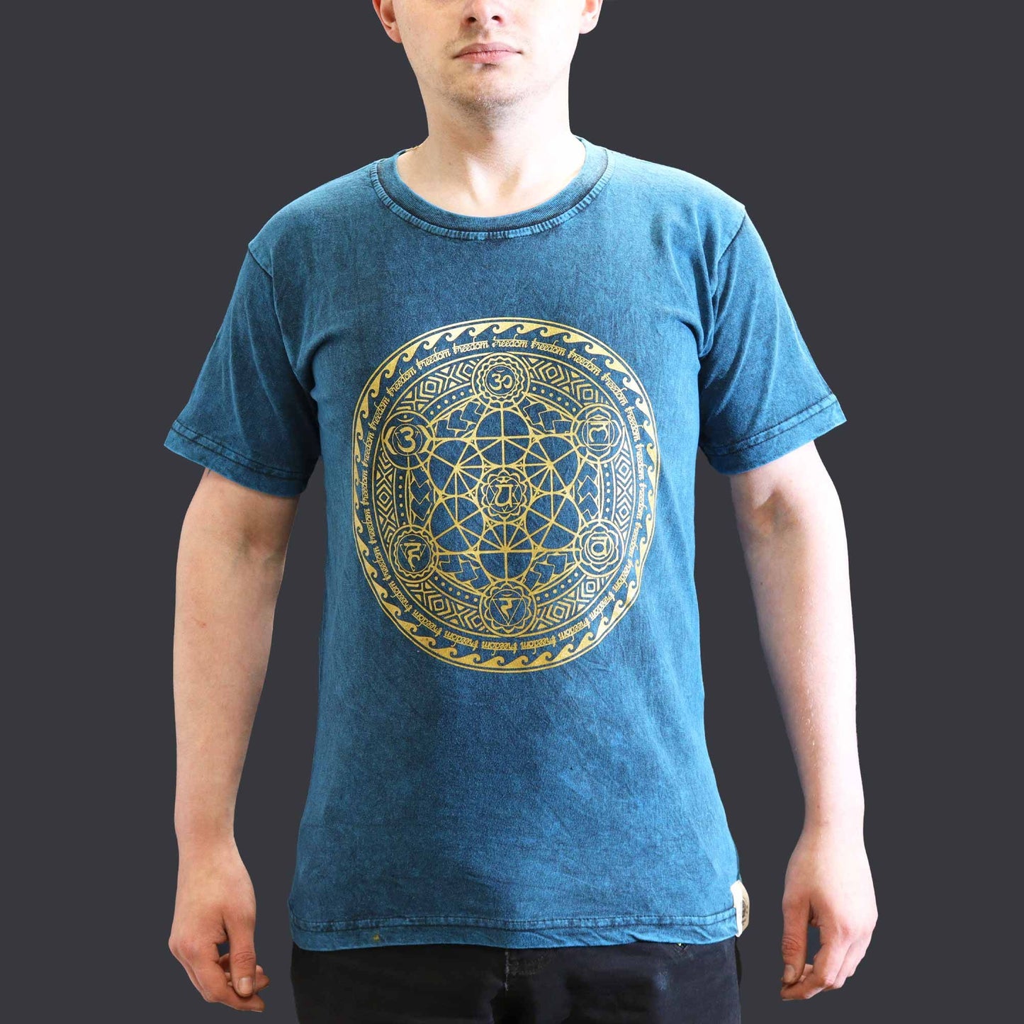 Steinwäsche T-Shirt 'Chakra' in Vintage-Blau – Handgefertigt in Nepal