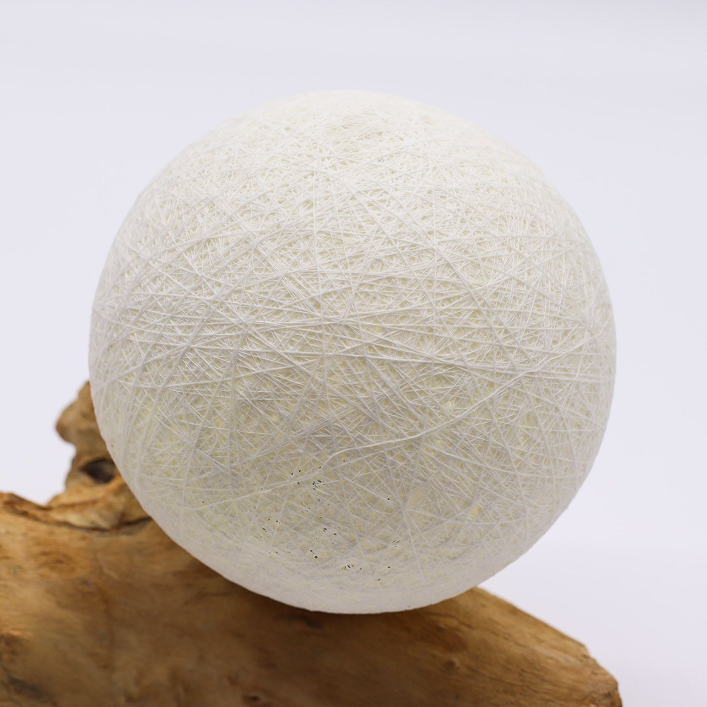 DriftGlow Luna – Elfenbein-Baumwolllampe mit Gamel-Treibholz