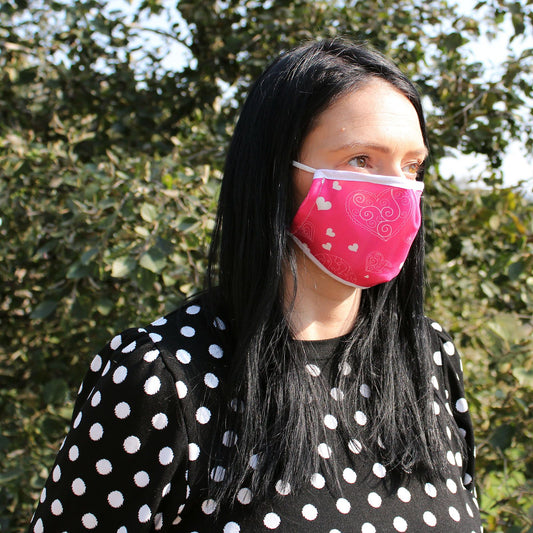 Wiederverwendbare Gesichtsmaske mit Filter - Pink Hearts Design