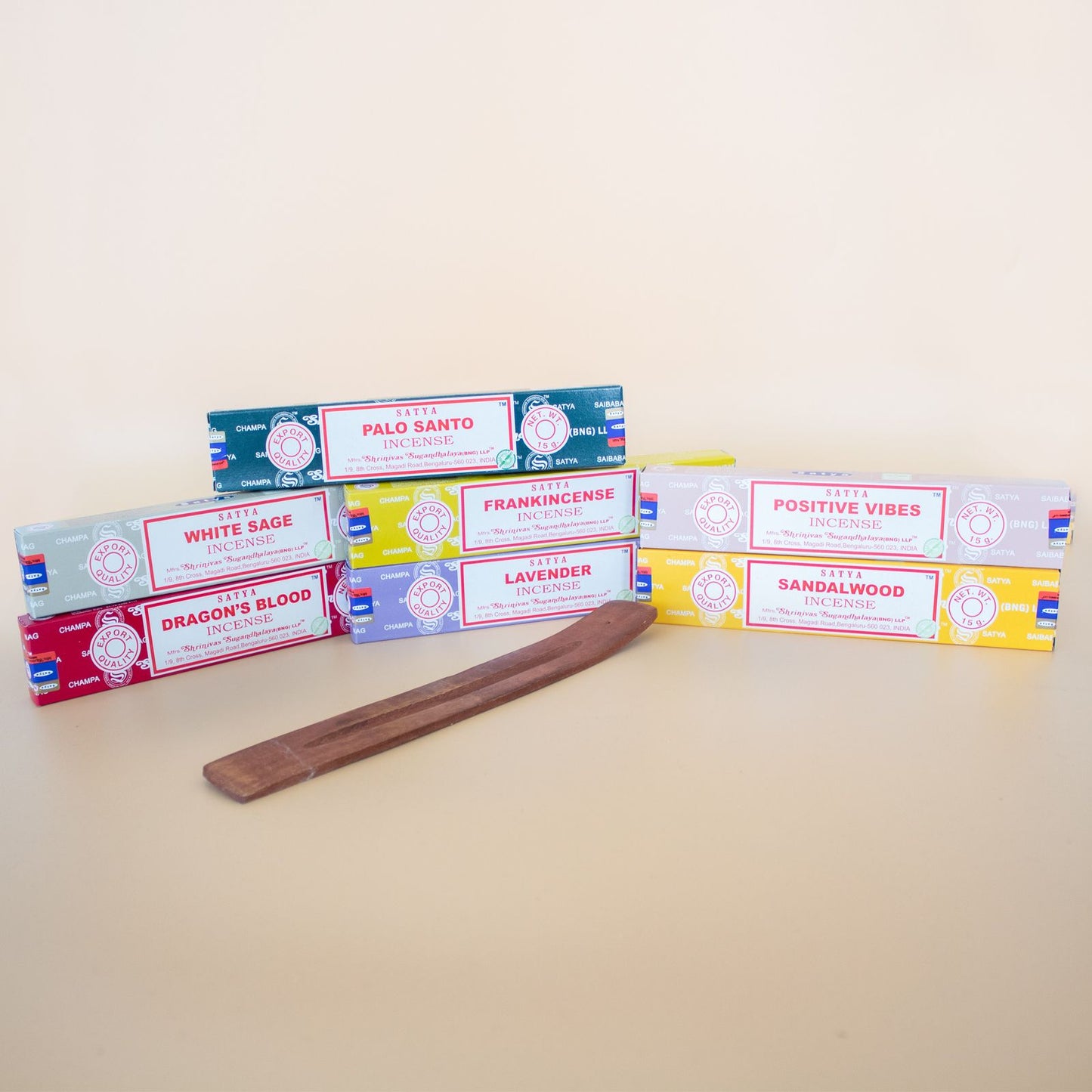 Satya Räucherstäbchen-Set Aroma-Harmonie – 7 Düfte mit Mangoholz-Halter