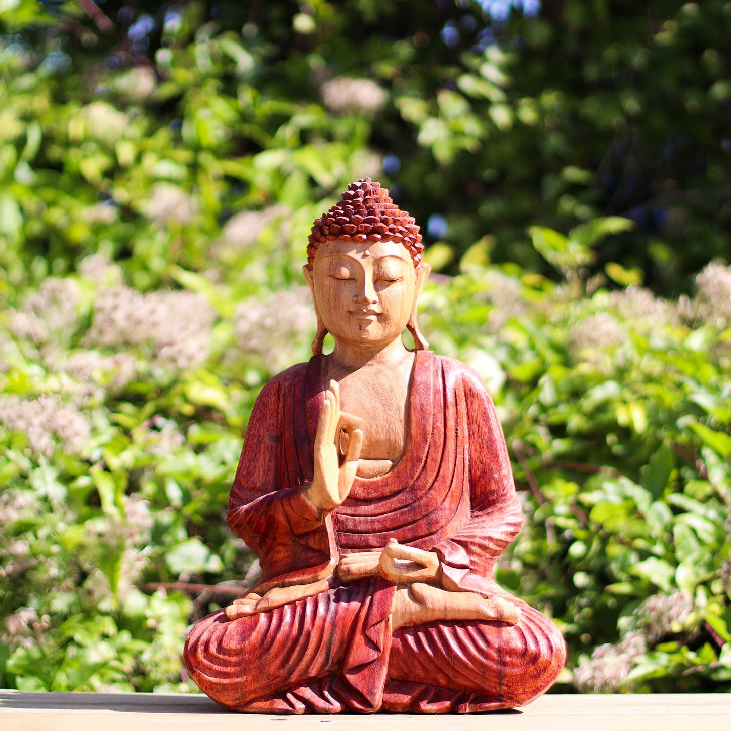 Handgeschnitzte Lehr-Buddha Statue aus Suarholz - 30 cm