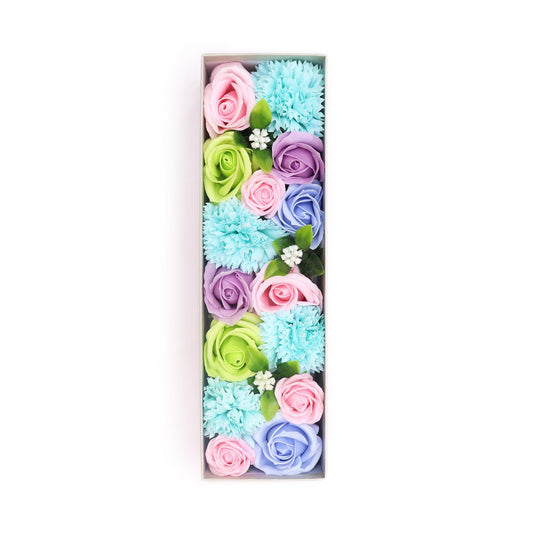 Geschenkbox 'Kleiner Segen' in Blau mit filigranen Seifenblumen
