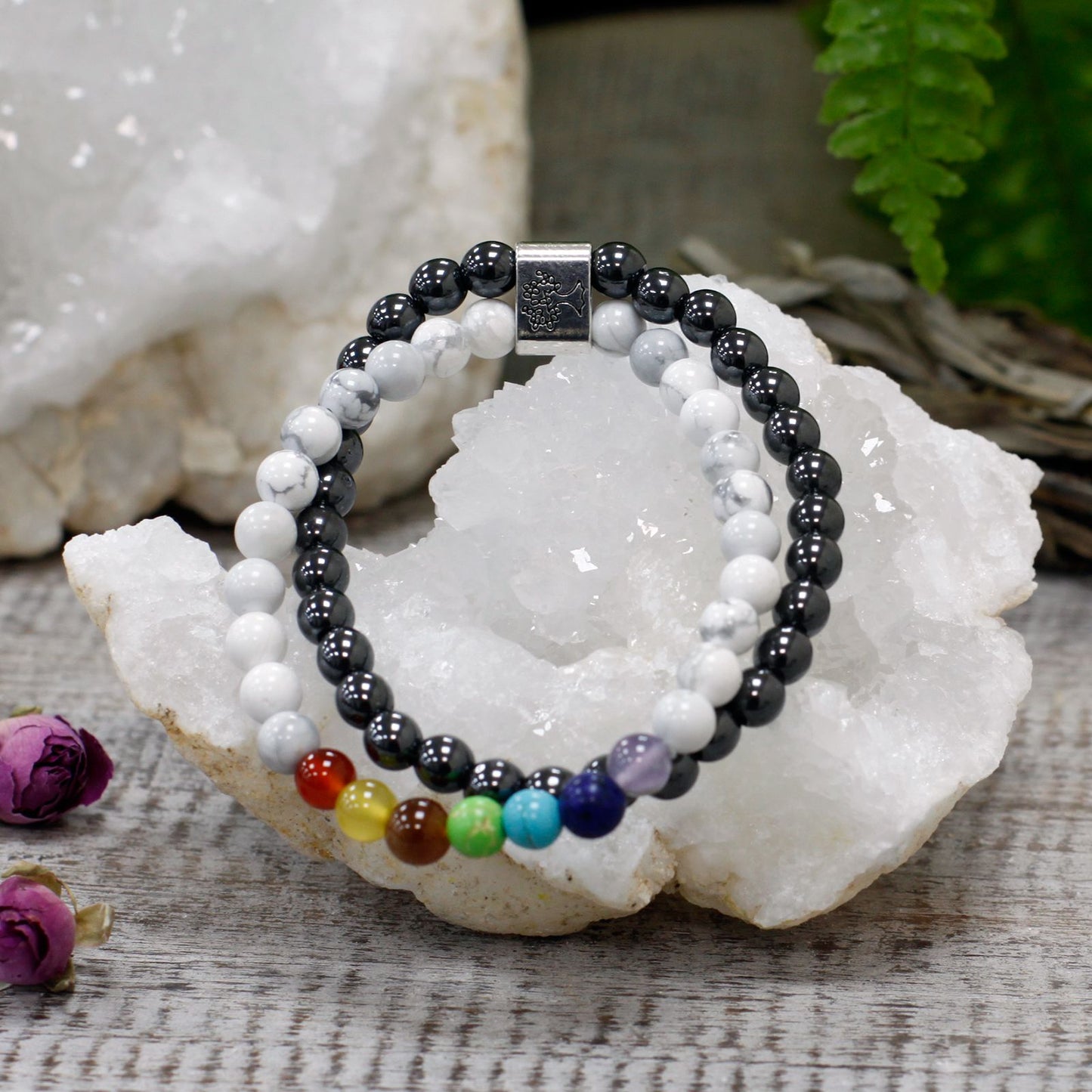 Magnetarmband aus weißem Howlit – Edelstein-Schmuck mit harmonisierender Wirkung